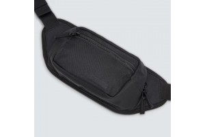 Oakley Transit Belt Bag övtáska fekete 36.5×6×14.5 cm