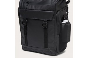 Oakley Road Trip Terrain 25L fekete hátizsák
