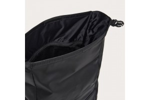 Oakley Road Trip Terrain 25L fekete hátizsák