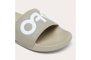 Oakley B1B Slide 2.0 papucs