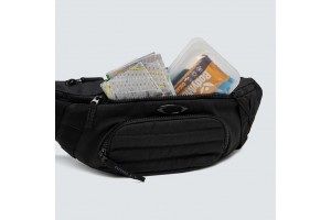 Oakley Enduro Belt Bag övtáska — elölnézet