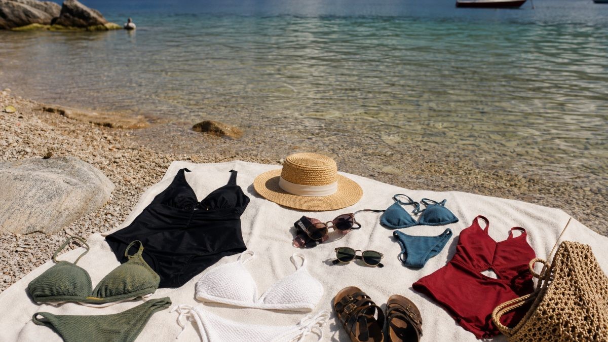 Női fürdőruha és bikini: szabások és anyagok
